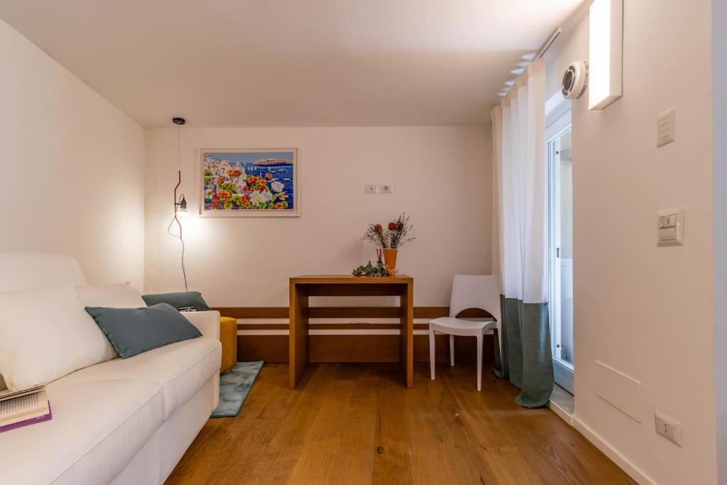 Cconforthotels Appartamento Domus Venezia バーリ エクステリア 写真